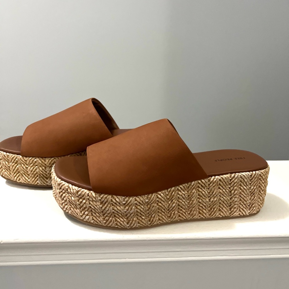 🌻🆕FREE PEOPLE Harbor Raffia Flatform Sandals-Tan Color-Size 8 & 9 - Picture 13 of 17